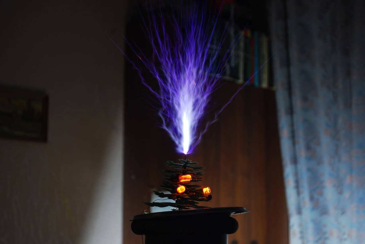 Christmas decorations with Tesla coils